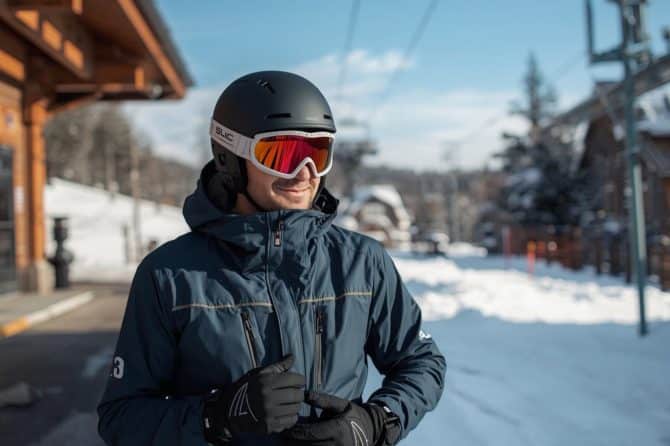 Sci e sport invernali: i 3 errori che fanno saltare ginocchio e caviglia (e come evitarli)