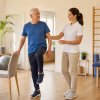 Over 70: equilibrio e paura di cadere. Un allenamento invisibile che cambia la giornata.